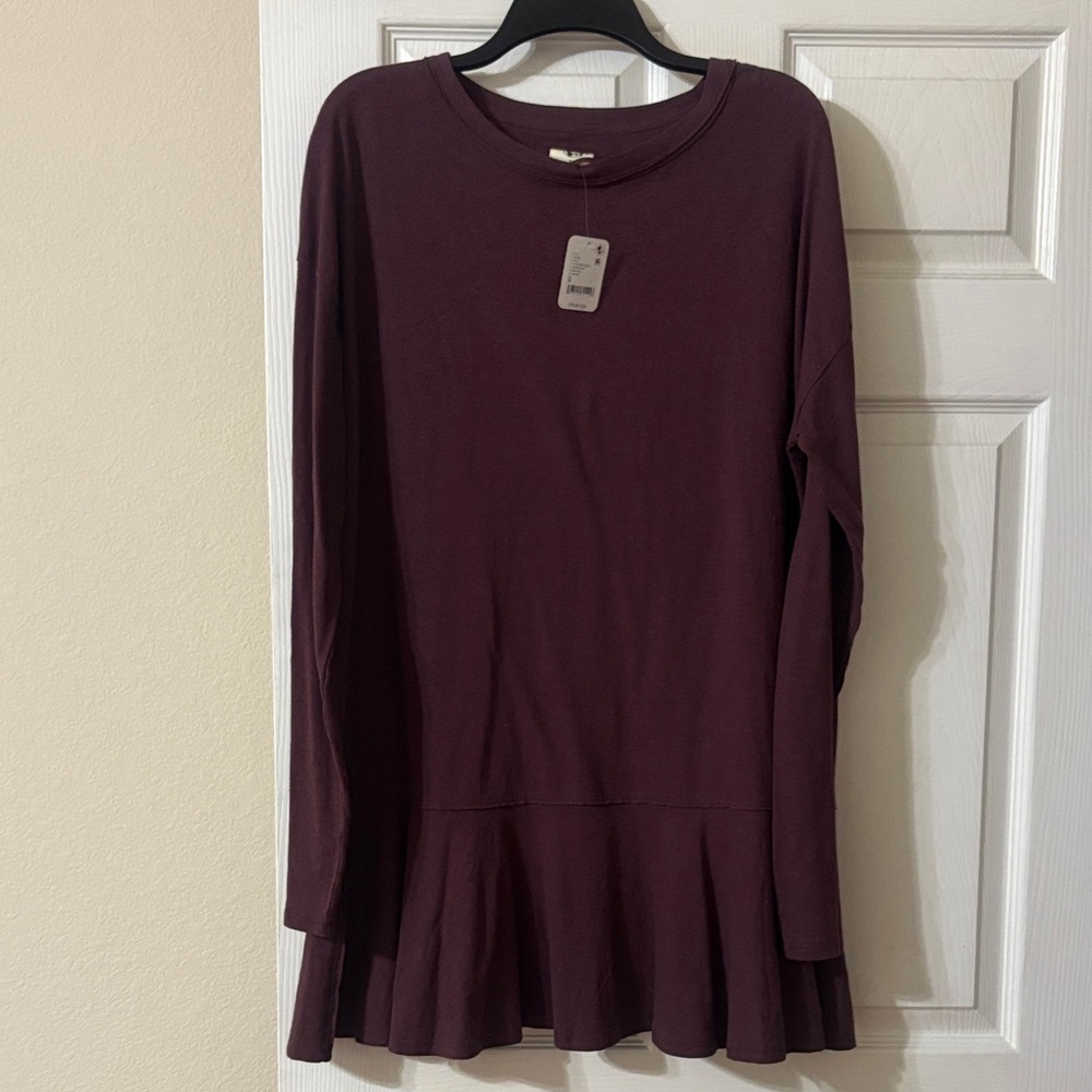 Free People-We The Free Top/Tunic Size M Vineyard Grape color